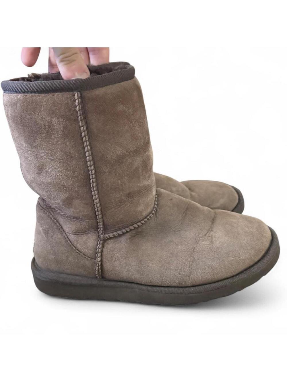Fire mocha brown UGG Australia Classic Short Brown Boots